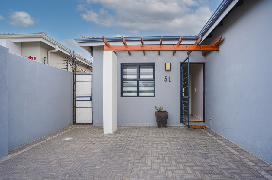 2 Bedroom Property for Sale in Parklands North Western Cape
